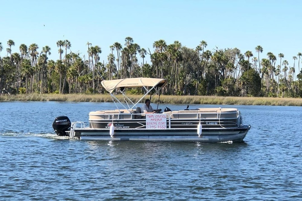 How to Rent Pontoon Boats? • Captain Mikes Swimming with the Manatees