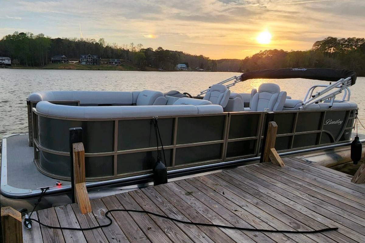 Top Jackson Lake, GA Boat Rentals from Marinas Start at $350