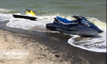 Holiday Beach Rentals boat rental operation on Corpus Christi, TX 3
