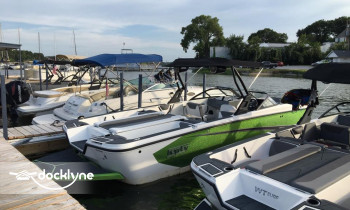 Lake Country Marina boat rental operation on Fort Worth, TX 4