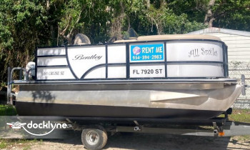Sassa Style Rentals boat rental operation on Homosassa, FL 5