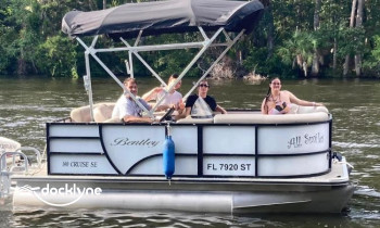Sassa Style Rentals boat rental operation on Homosassa, FL 7