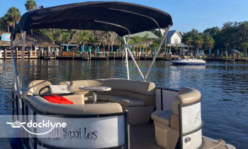 Sassa Style Rentals boat rental operation on Homosassa, FL 8