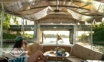 Electric Shores- Boat Rentals boat rental operation on Excelsior, MN 4