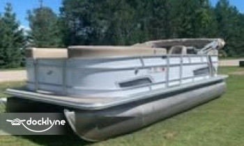 Twin Bridge Four Seasons boat rental operation on Crivitz, WI 3