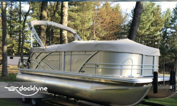 Lake Wissota Pontoon Rental boat rental operation on Chippewa Falls, WI 4