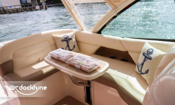 Pinnacle Luxury Boat Charters boat rental operation on , FL 5