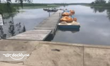 Gill's on the Chain boat rental operation on Spring Grove, IL 2