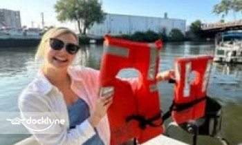 BBQ Pontoon boat rental operation on Chicago, IL 3