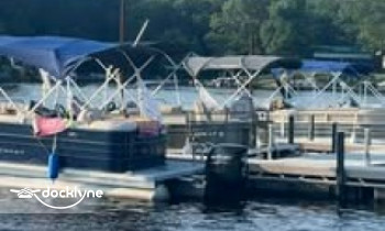 Weiner Dog Rentals boat rental operation on Marion, IL 6