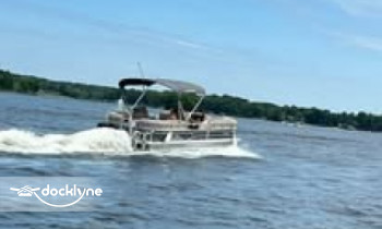 Weiner Dog Rentals boat rental operation on Marion, IL 14