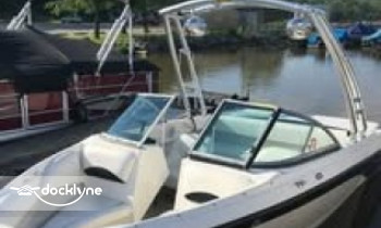 Cap City River Time boat rental operation on Columbus, OH 1