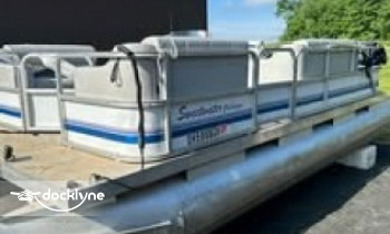 Boats and Floats PLX Rentals boat rental operation on Akron, OH 1