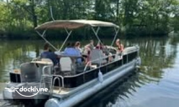 Boats and Floats PLX Rentals boat rental operation on Akron, OH 8