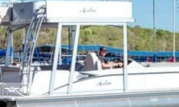 No Coast Boat Club boat rental operation on Lawrence, KS 2