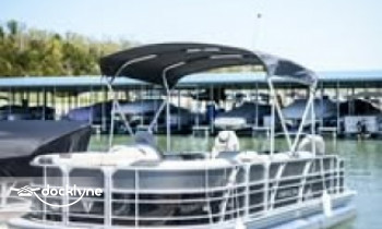 No Coast Boat Club boat rental operation on Lawrence, KS 8