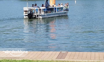 Sun & Fun Watercraft Rentals boat rental operation on Austin, TX 1