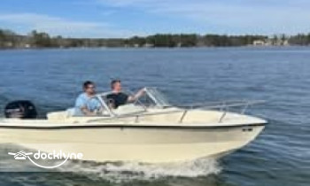 Lake Marion Adventures boat rental operation on Manning, SC 7