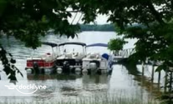 Island Horse's Pontoon Rental boat rental operation on Six Mile, SC 1