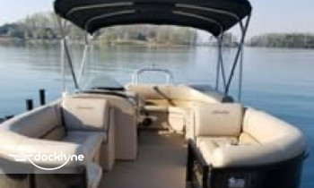 Island Horse's Pontoon Rental boat rental operation on Six Mile, SC 4