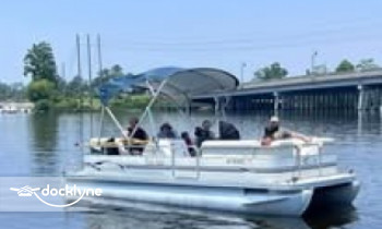 Hafa Adai Boat Rentals boat rental operation on Jacksonville, NC 8