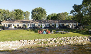 Rizzy’s on the Lake boat rental operation on Osakis, MN 5