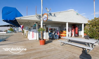 Sam's Dock @ Twin Coves Marina boat rental operation on Flower Mound, TX 1