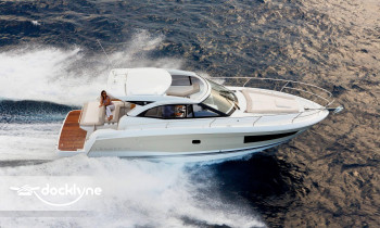 Cruising Florida Powerboat Academy boat rental operation on St. Petersburg, FL 3