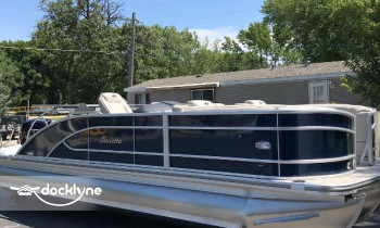 Clear Lake Boats Marina boat rental operation on Clear Lake, IA 7