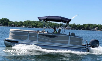Clear Lake Boats Marina boat rental operation on Clear Lake, IA 8