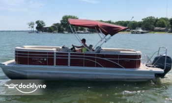 Clear Lake Boats Marina boat rental operation on Clear Lake, IA 9