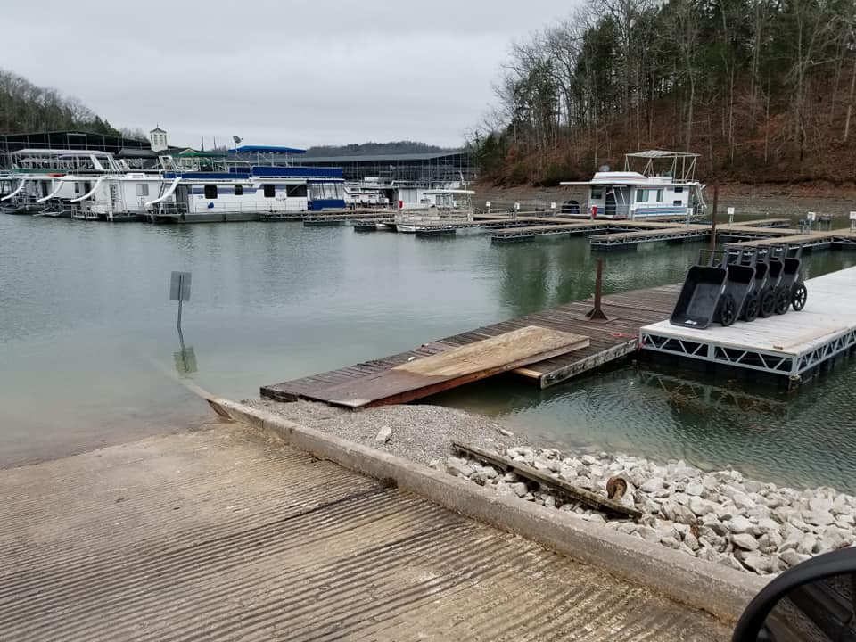 Dale Hollow State Park Marina Docklyne