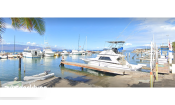 Luckey Strike Sport fishing boat rental operation on Lahaina, HI 4