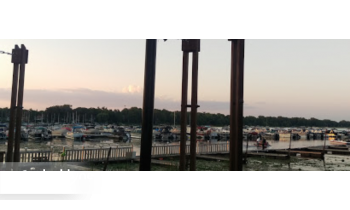 Admiral D's Waterfront Tavern boat rental operation on White Bear Lake, MN 4