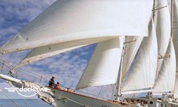 Metro Yacht Charters of New York boat rental operation on New York, NY 2