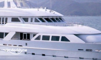 Manhattan Yacht Charters boat rental operation on New York, NY 1