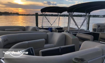 Aloha Pontoon Rentals boat rental operation on Destin, FL 7