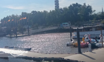Paddle Penn's Landing boat rental operation on Philadelphia, PA 5