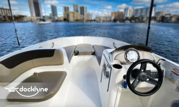 Aventura Boat Rental boat rental operation on Aventura, FL 3