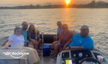 Swansboro Paddle Boarding and Kayaking boat rental operation on Swansboro, NC 1