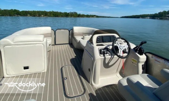 Pontoon Rentals of Smith Lake boat rental operation on Arley, AL 10