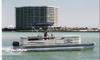 Shoreline Pontoon Boat boat rental operation on Perdido Key, AL 5