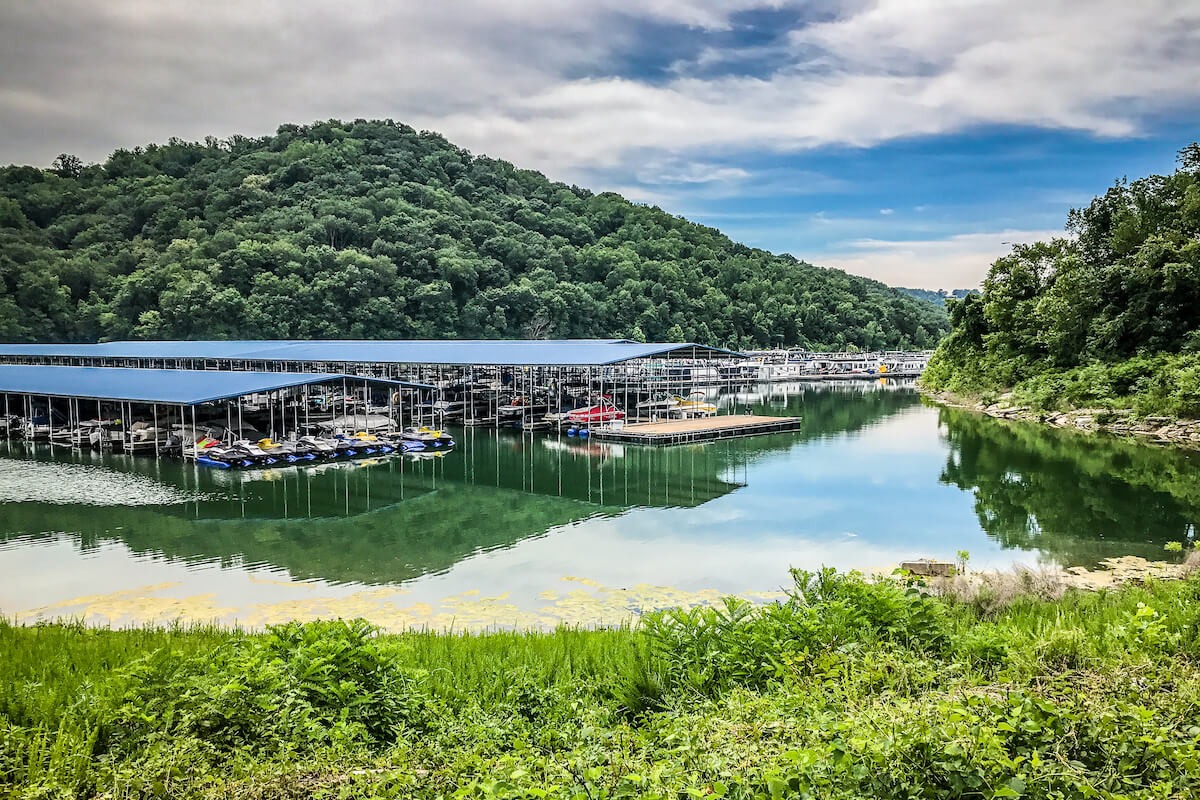 Top Center Hill Lake Boat Rentals from Marinas start at $85