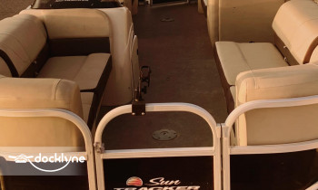 Az Aqua-Holics Boat Rental boat rental operation on Lake Havasu City, AZ 4