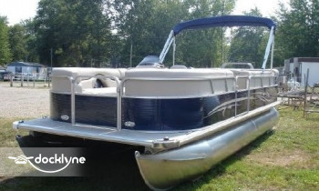 Nordic Sea Sharks Pontoon Boat Rentals boat rental operation on Minnetrista, MN 3