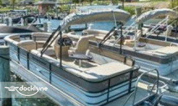 Akwa Marina Yacht Club boat rental operation on Laconia, NH 7