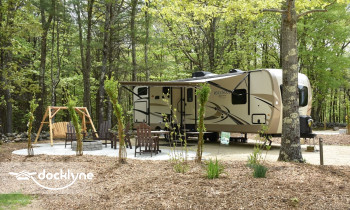 Strafford / Lake Winnipesaukee South KOA Holiday boat rental operation on Strafford, NH 2