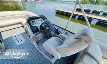 Ugly Johns Custom Boats boat rental operation on Austin, TX 2