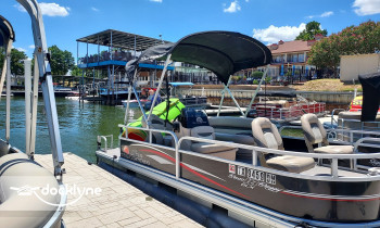 Southside Water Sports boat rental operation on Malakoff, TX 1