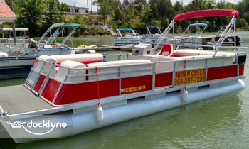 Indian Creek Dock boat rental operation on Dandridge, TN 2
